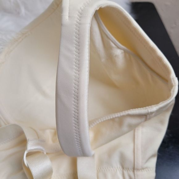 Jodee Post Mastectomy Surgical Bras Cream Size 40DD - Picture 6 of 11